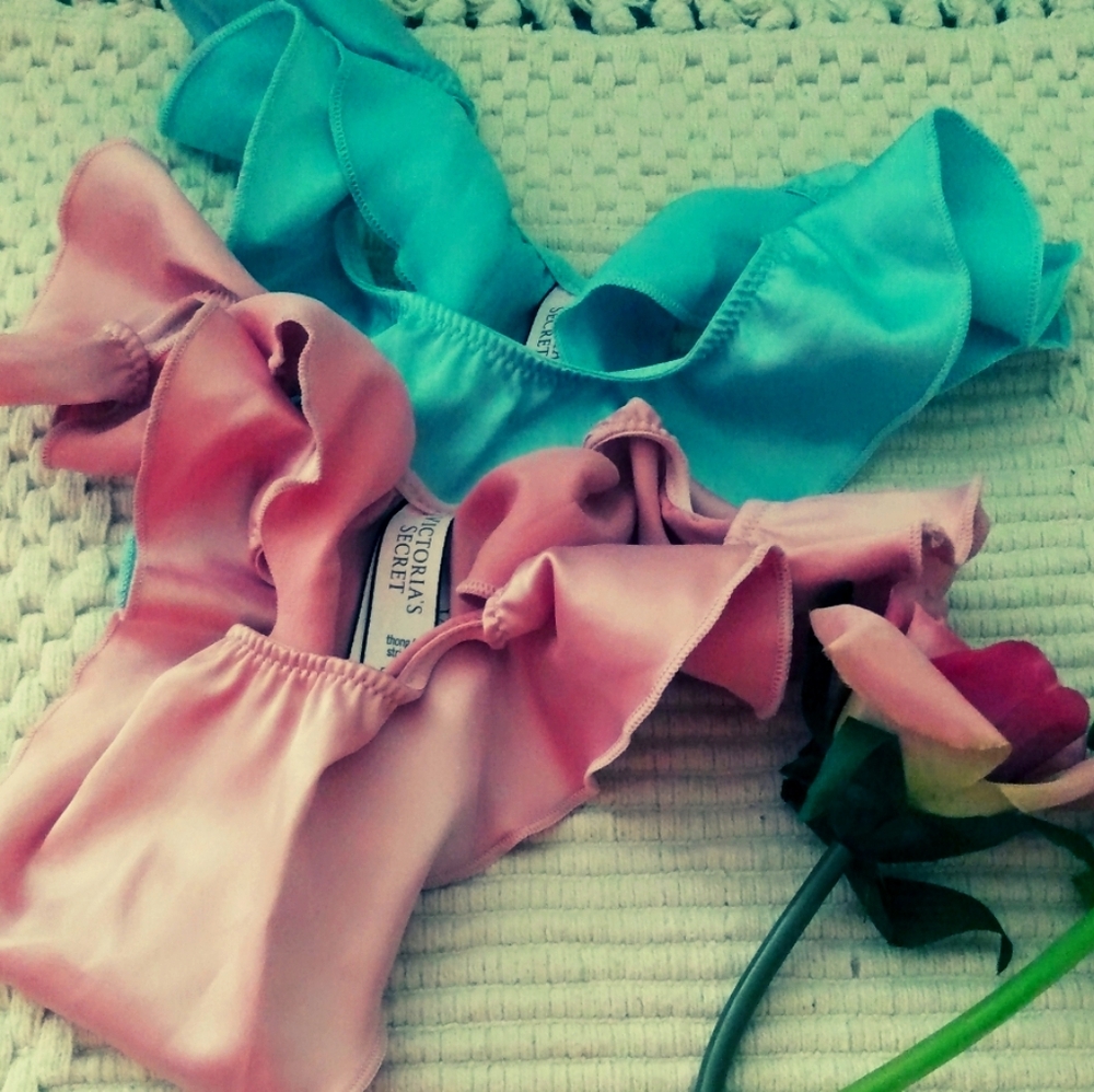Nwt Victoria secret thong set